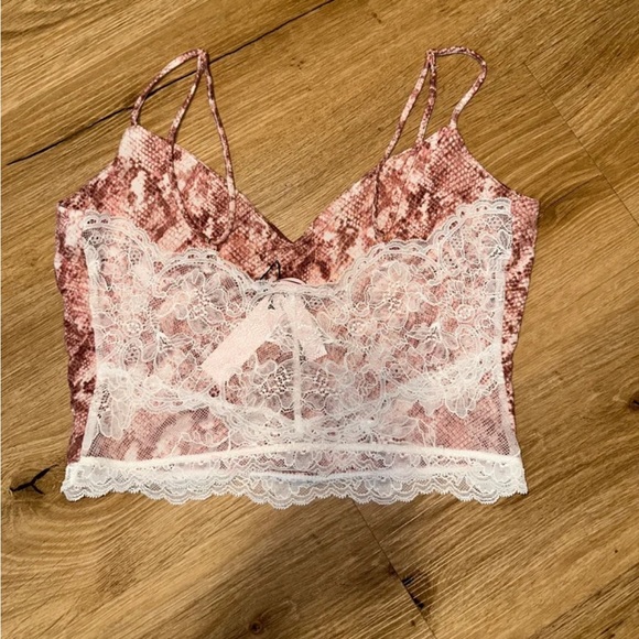 NWT Victorias Secret pink & white snakeskin w lace Bralette Size Small 170/88A - Picture 3 of 3